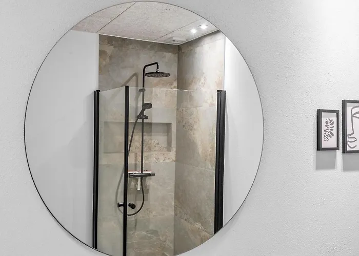 Stunning In With Sauna Nyaraló *